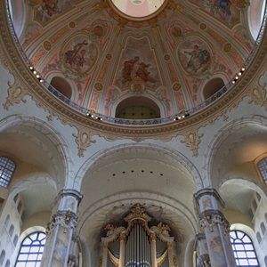 Meet your Posher, Eva